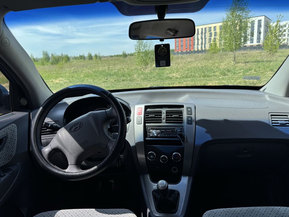 Машина Hyundai Tucson 2004