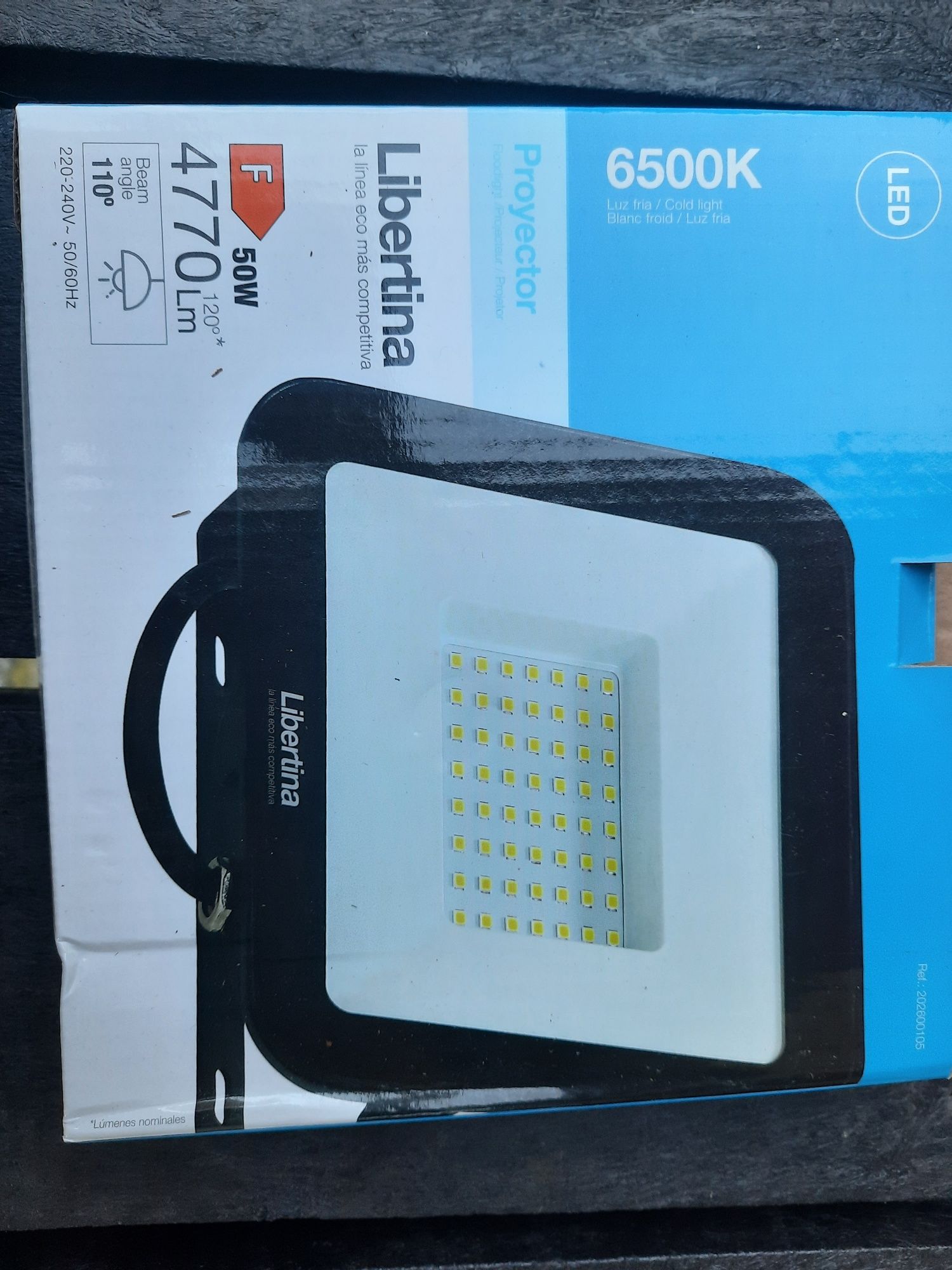 Foco Led, 50W, com 5 m de fio para ligar a tomada