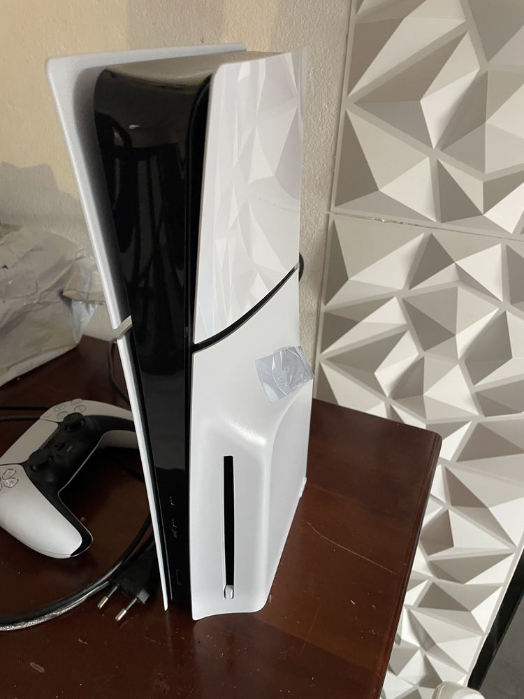 Vendo ps5 slim quase novo com 3 jogos