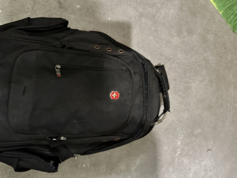 Mochila preta grande