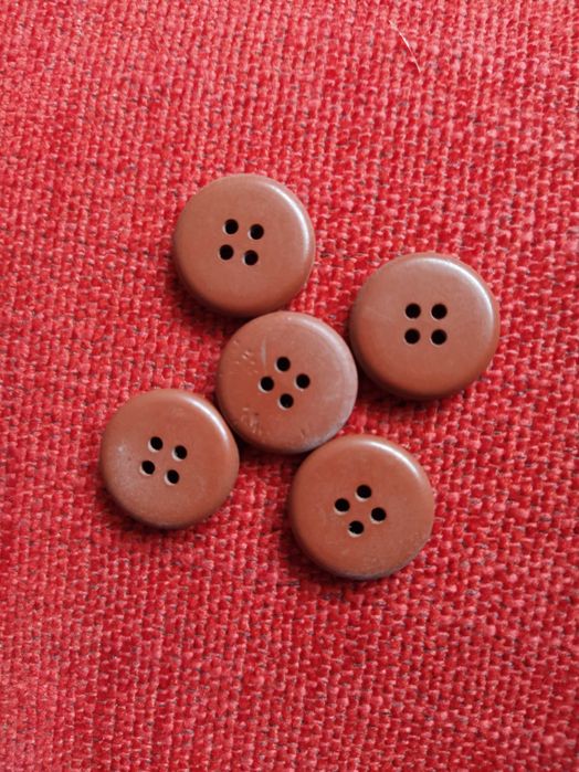 Conjunto 5 Botões Massa 2cm diâmetro cor tijolo