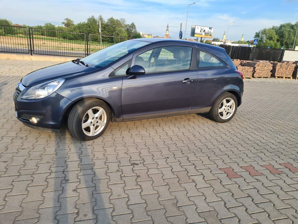 Wynajem auta osobowego Opel Corsa D 1.7 Diesel