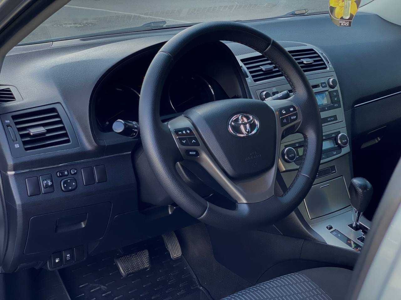 Toyota Avensis 2011