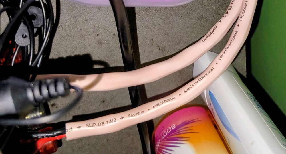 Kolumny podstawkowe Paradigm Monitor plus przewody 2x1,5m