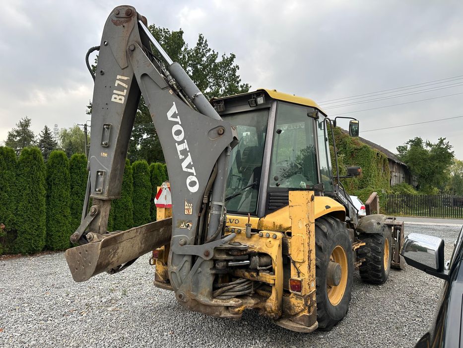 Koparko-Ładowarka VOLVO BL71  z 2006 roku  koparka 2 łyżki sztywna