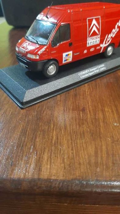 1/43 citroen jumper+atrelado