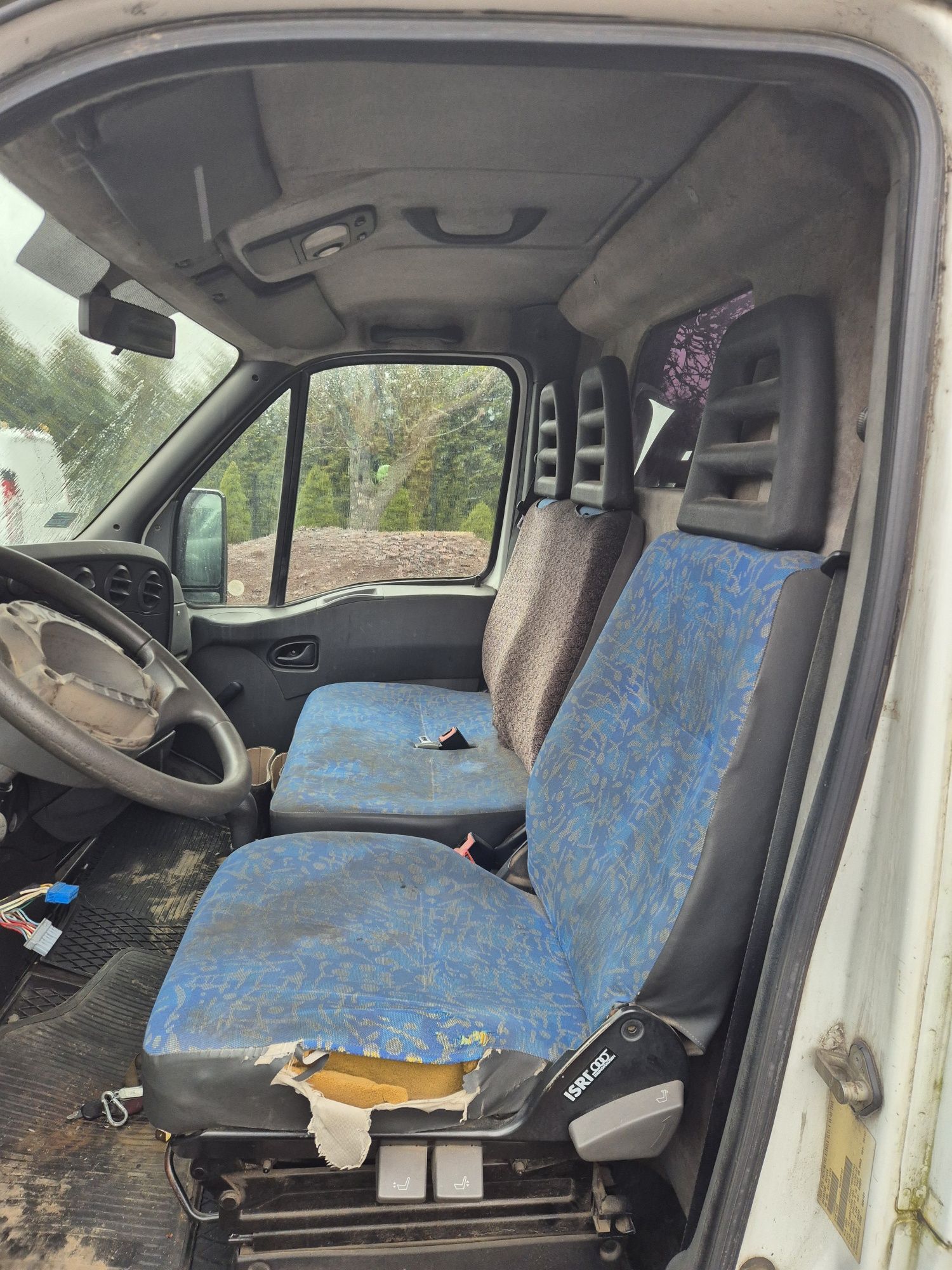 Iveco daili 2000rok sama rama  2.8 pneumatyka  opony 15c