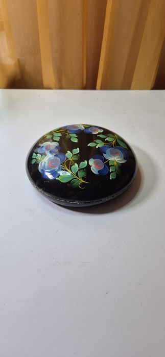 Stare drewniane puzderko ludowe ręcznie malowane starocia PRL T36