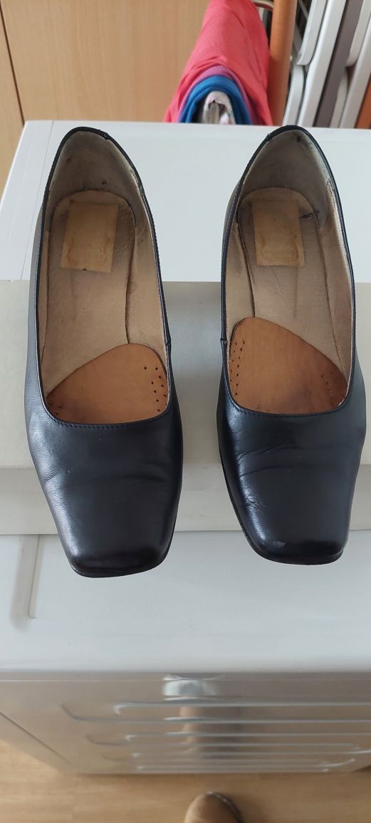 Sapatos traje académico tamanho 35