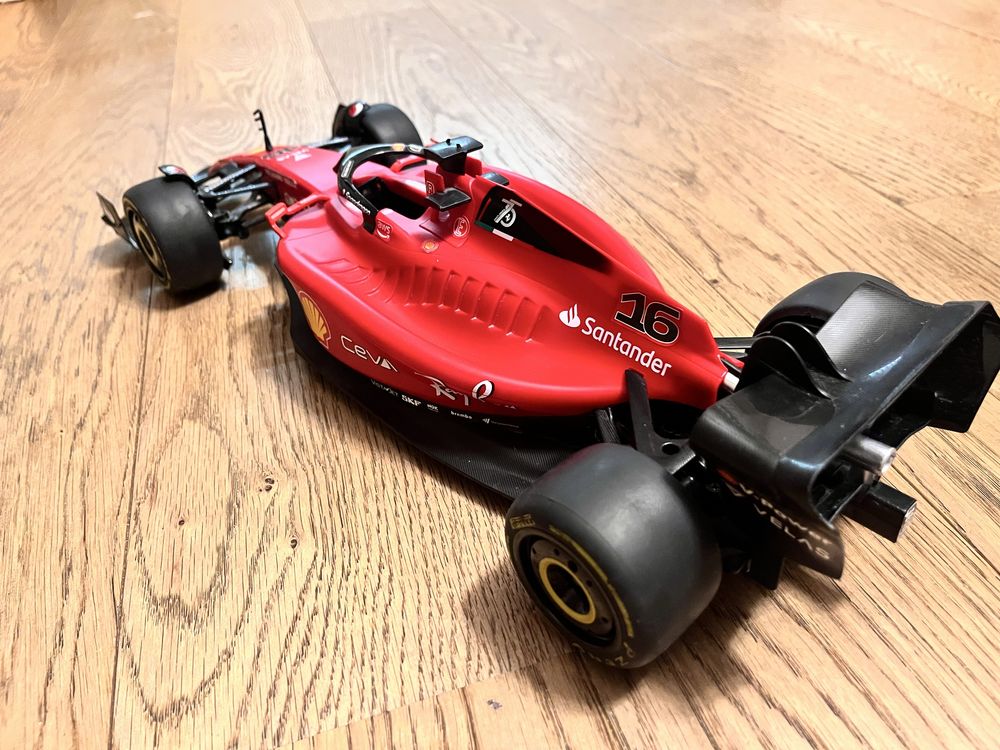 Samochód zdalnie sterowany RASTAR Ferrari F1-75 (skala 1:12)