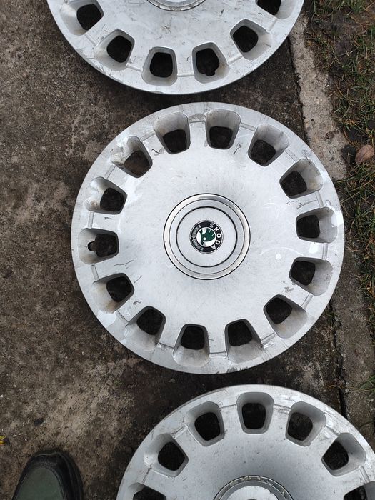 Комплект ковпаків шкода суперб1, R16