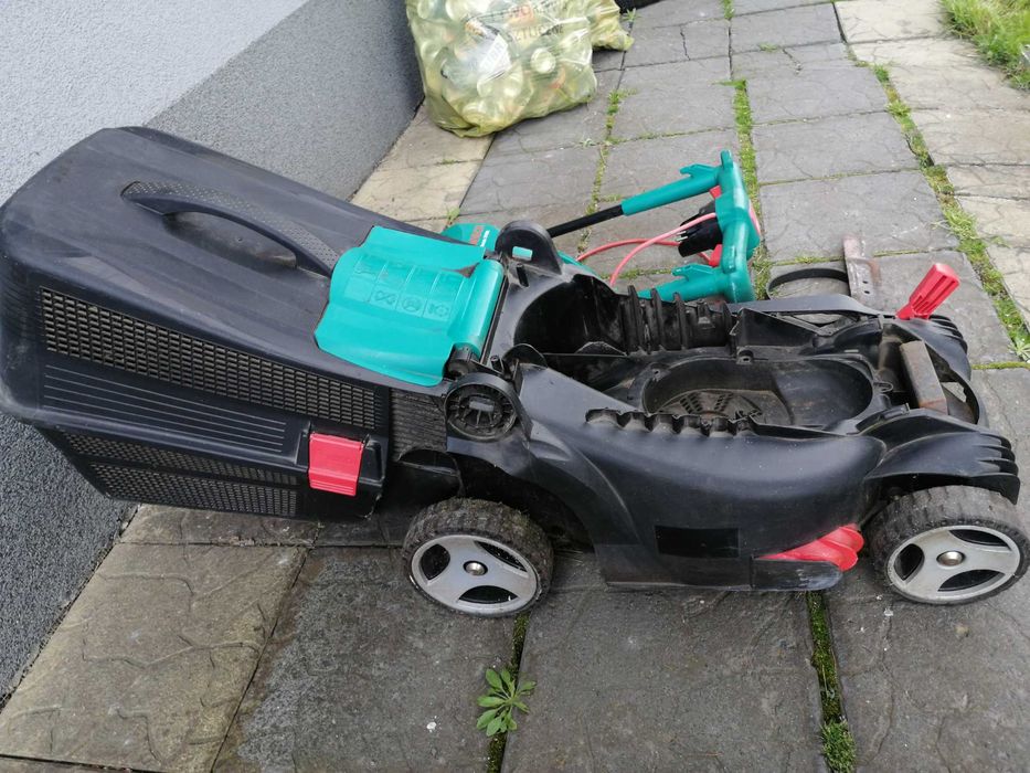 Obudowa kółka nóż kosiarka Bosch  Rotak 370 ER