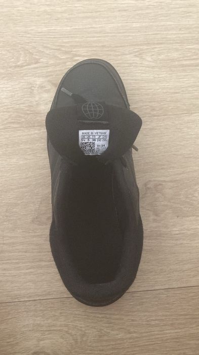 Tenis Adidas tamanho 38