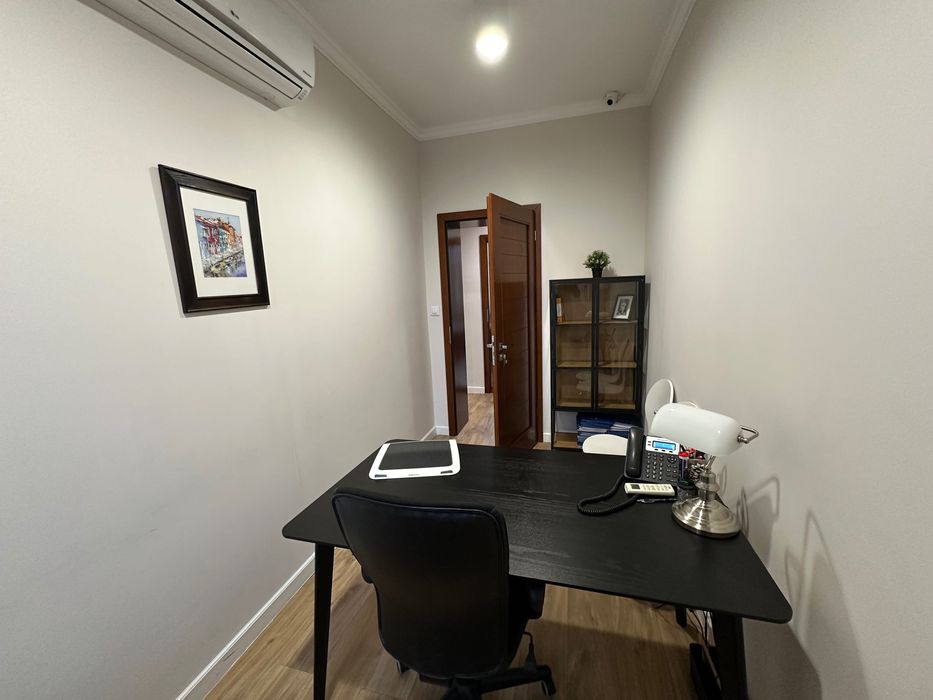 Do wynajęcia wyposażone Biuro - własny parking - 80 m2 - Centrum