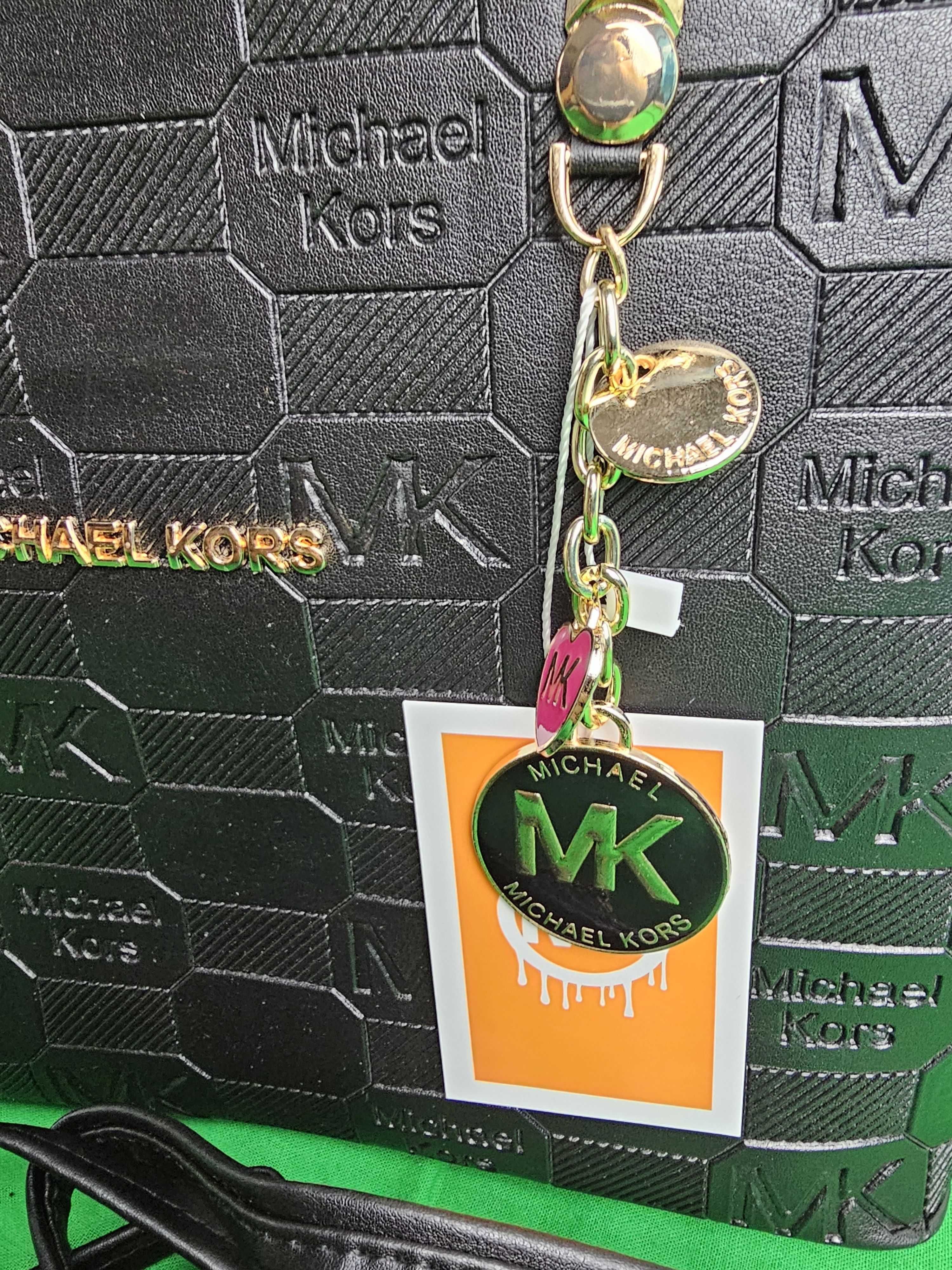 Torebka MK srednia Torba czarna Michael Kors z dlugimi raczkami pasek