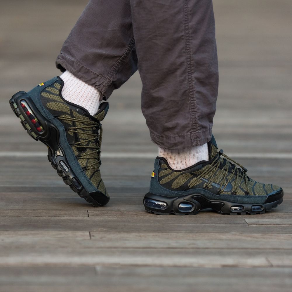 Кроссовки Nike Air Max TN Plus Lace Toggle Haki