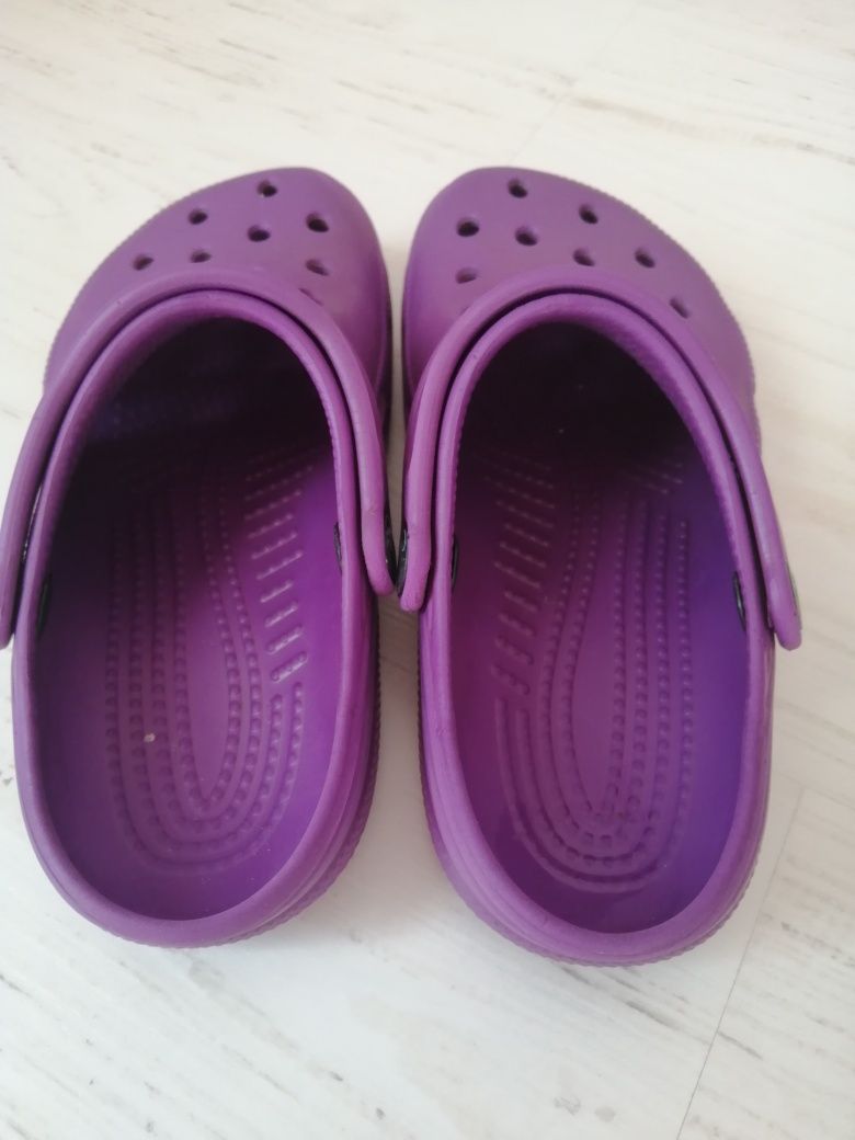 Klapki Crocs r. 32