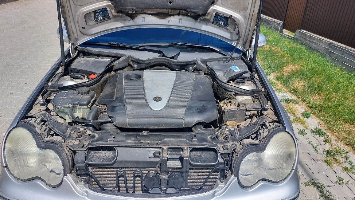 Mercedes-Benz C-Class Elegance 2003 W203 220CDI Автомат