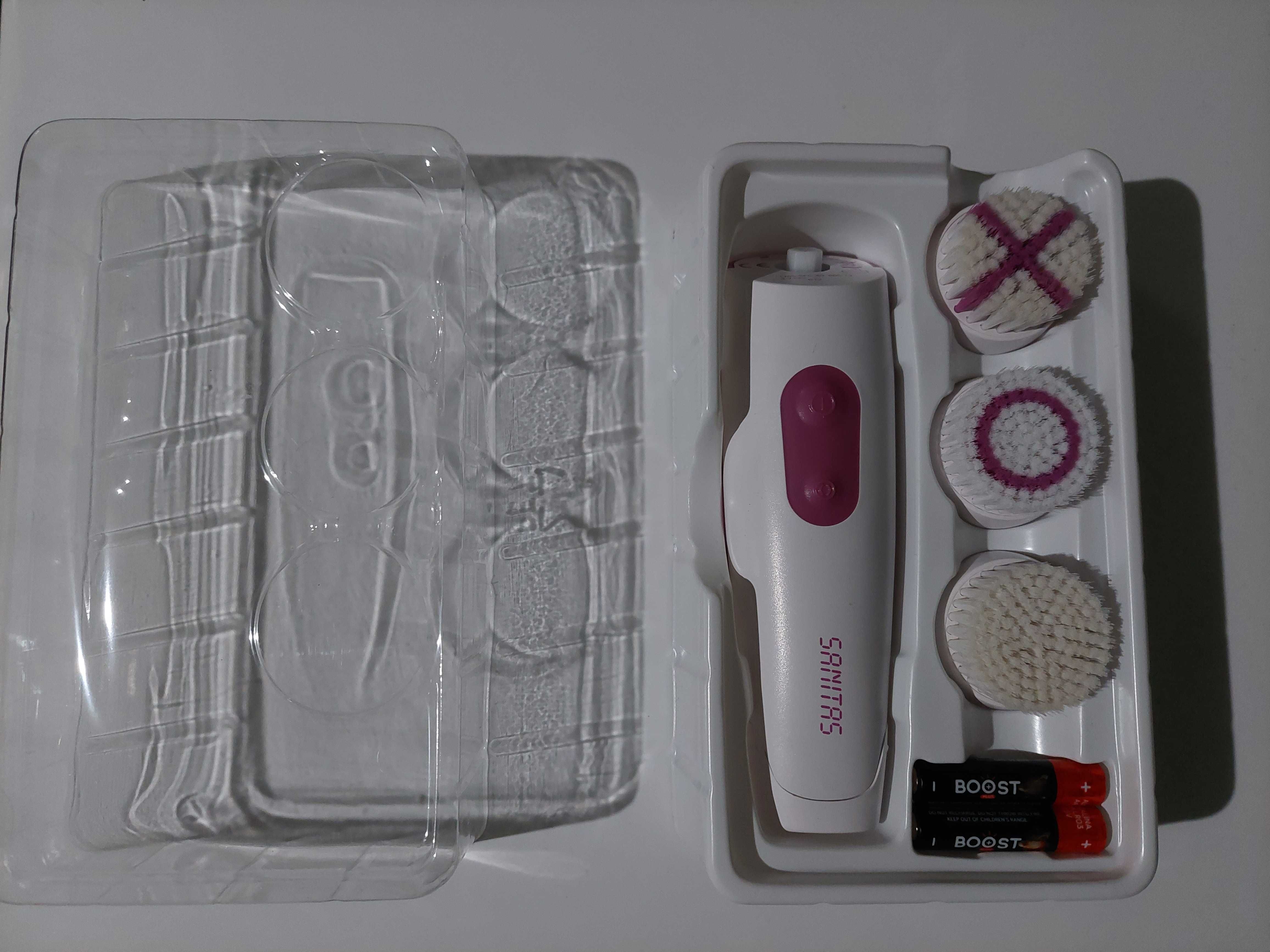 Escova de limpeza facial marca "Sanitas" - Funcional em óptimo estado