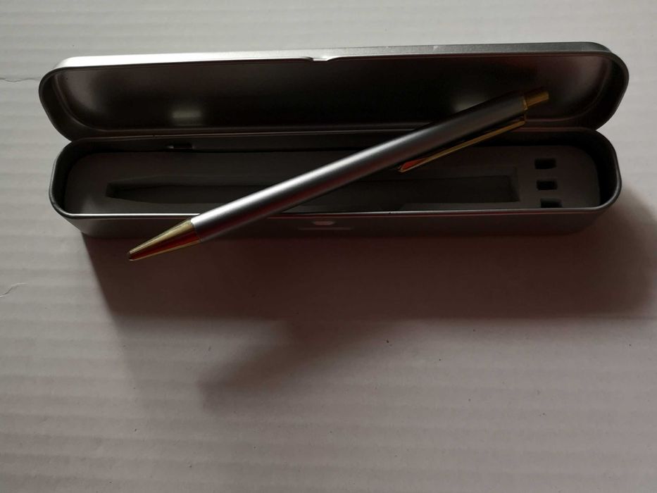 Długopis damski z etui.