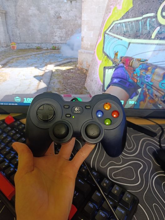 джостик Logitech