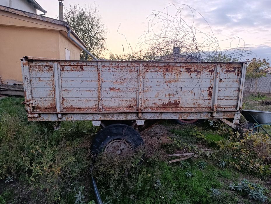 Трактор Т-25 з прицепом, дисковою та плугом