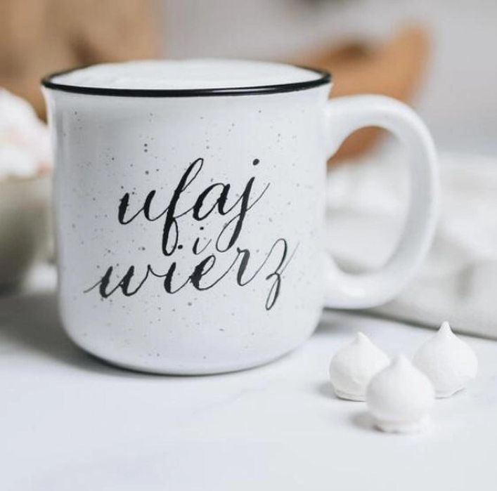 Kubek vintage - Ufaj wierz oprawa: pudełko