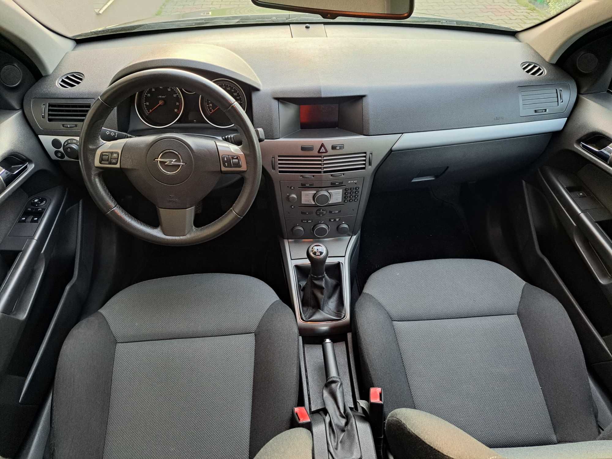 Opel Astra zadbany samochód