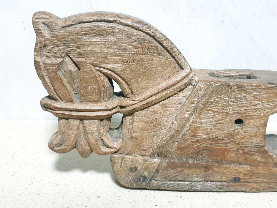 Linda antiga talha em madeira "cavalos" esculpida à mão