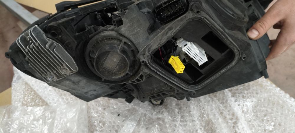 Lampa multibeam LED Mercedes Benz w205 lewa uszkodzona