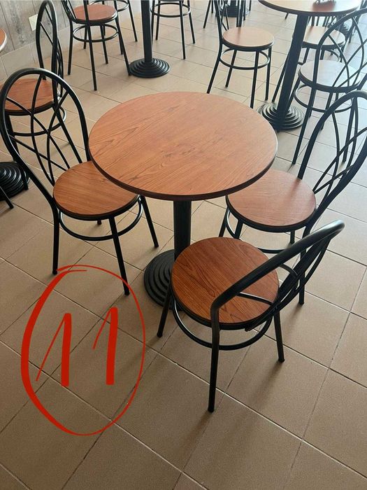 Equipamentos e mobiliário de cafetaria