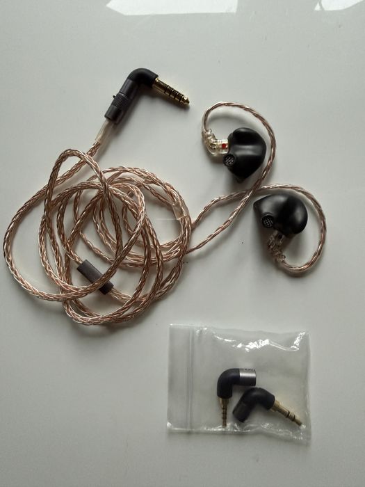 qdc Tiger – 6BA + 2EST  Stan bardzo dobry  Komplet