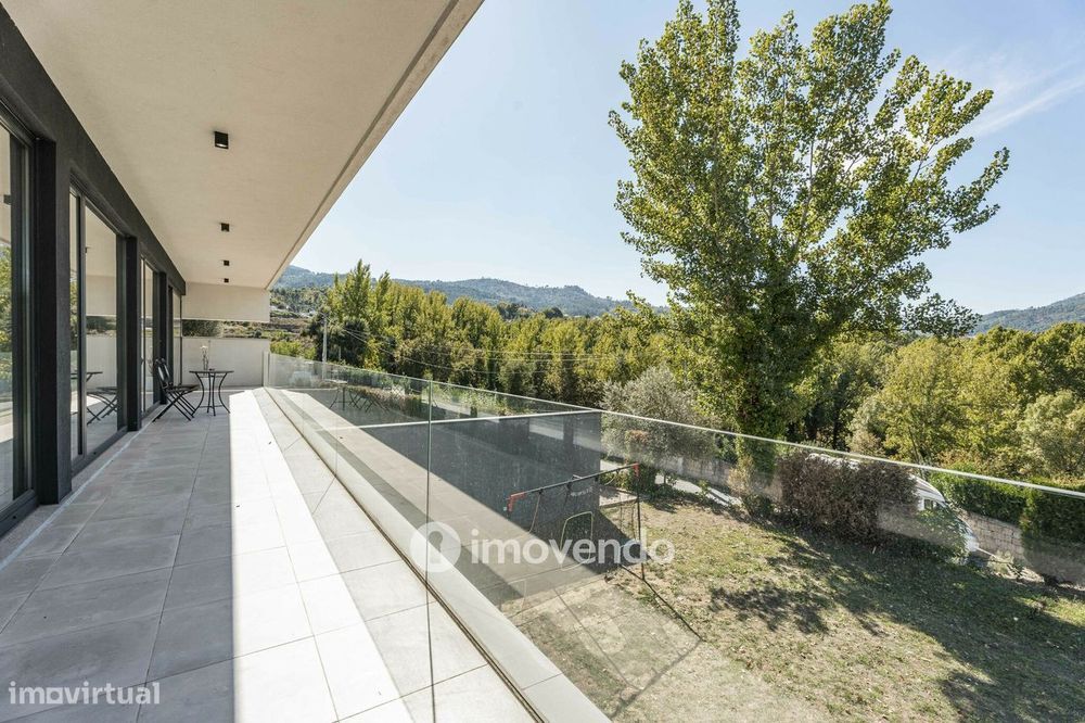 Moradia T3 única, mobilada e equipada, em Cabeceiras de Basto