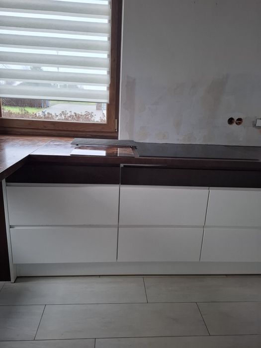 Kuchnia wraz ze sprzetami.