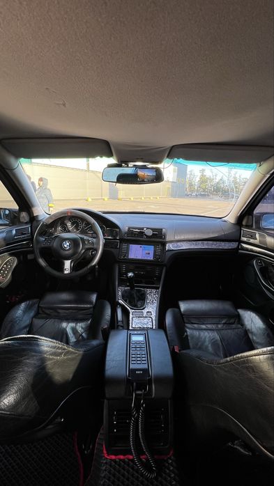 Продам BMW e39 523i