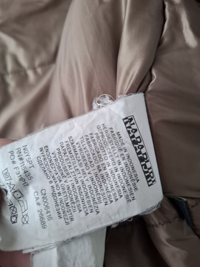 Oryginalna kurtka zimowa napapijri rozmiar M jak nowa