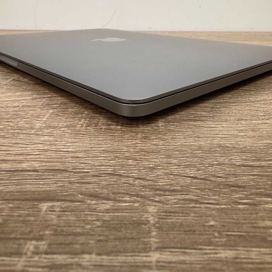 Apple MacBook Pro 2020 13" M1 / 8Gb / SSD 256Gb (код: M0633)