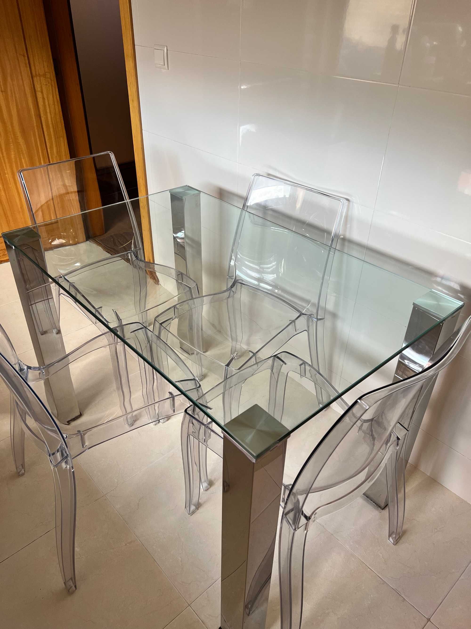 mesa vidro com pés Inox (cadeiras não incluídas)