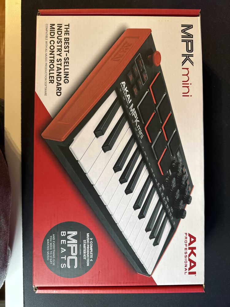 AKAI MPKmini keyboard