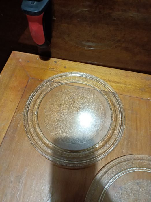 Тарелки для микроволновки.