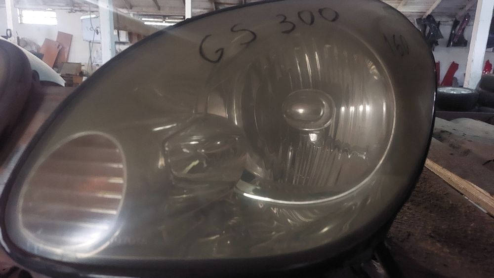 Фара ліва  LEXUS GS300 97-05