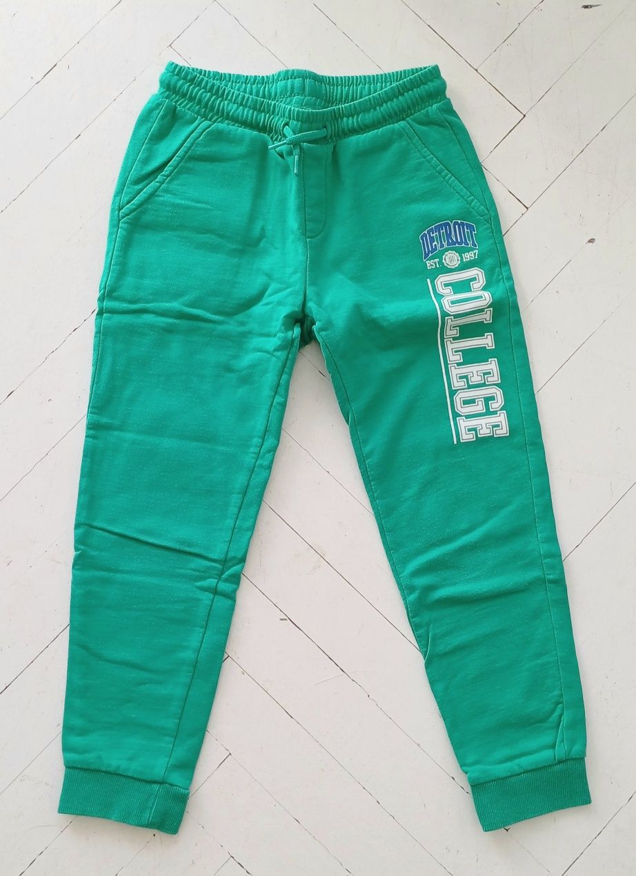 Spodnie dresowe nowe, r. 122