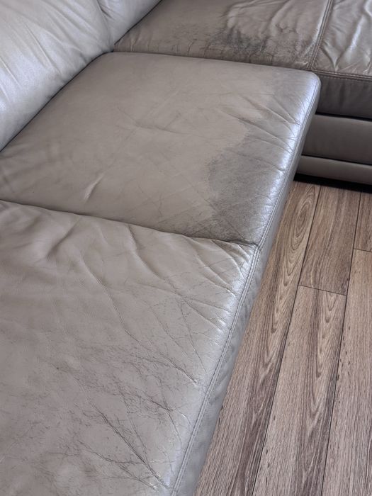 Skórzany narożnik kanapa z funkcja spania i pojemnikiem