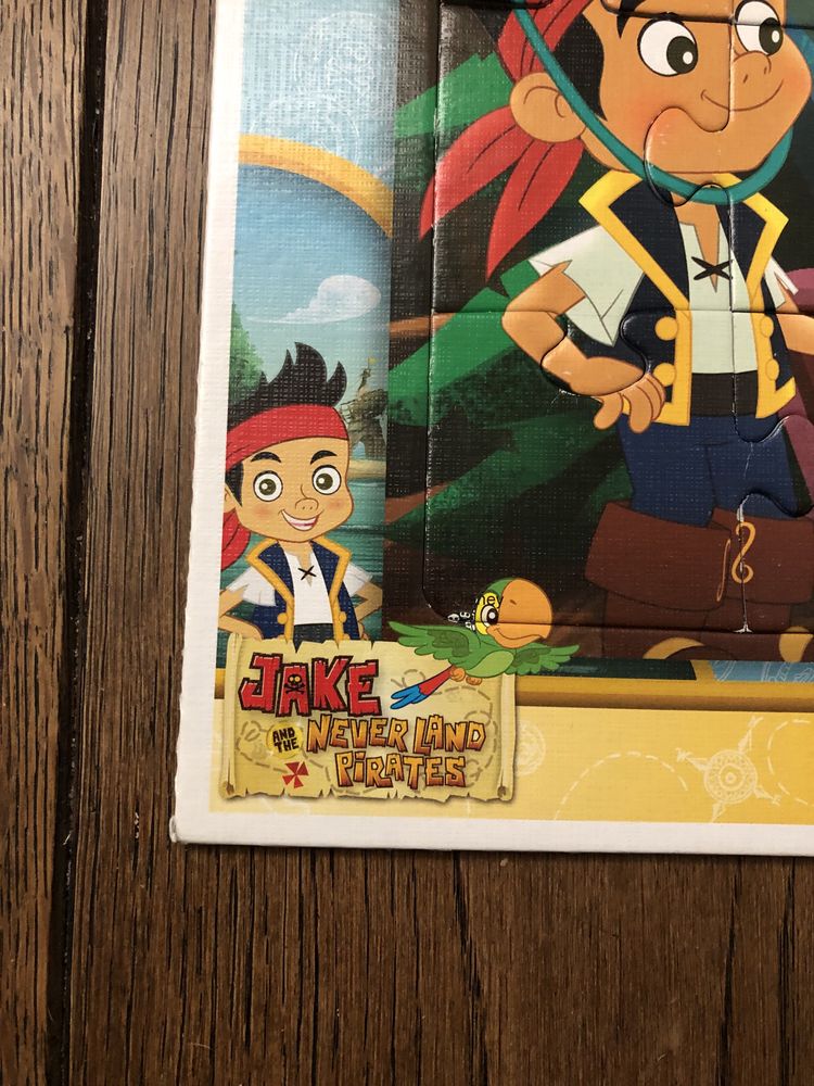 Jake i piraci z Nibylandii duże puzzle 3+ z szablonem