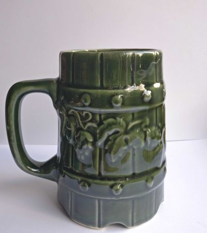 Stary ceramiczny kufel do piwa, zielone szkliwo - pamiątka PRL