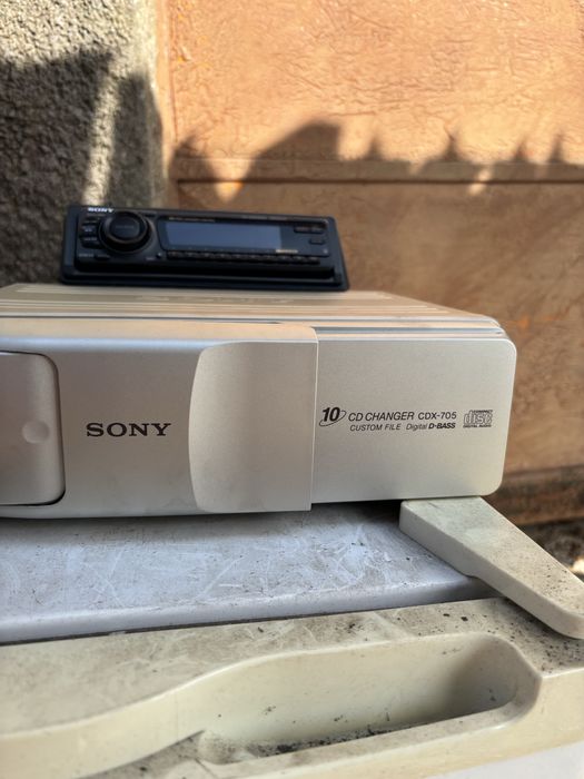 vendo radio sony novo