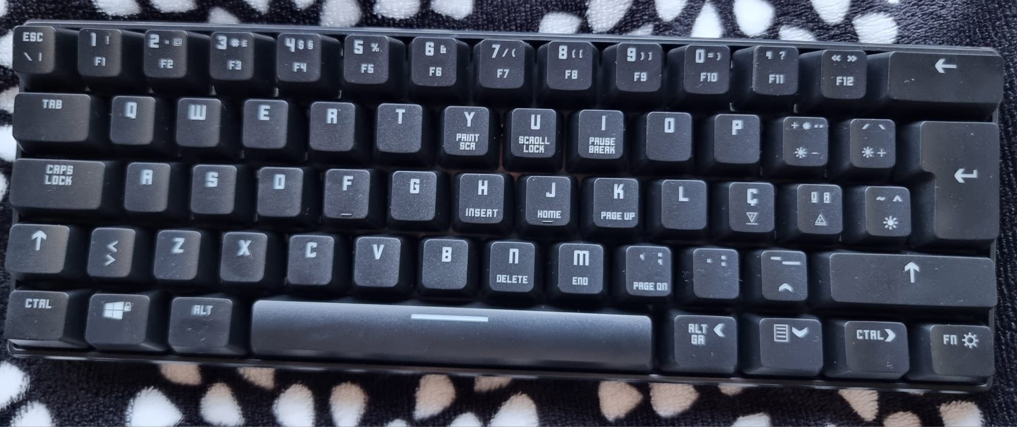 Teclado mecânico Krom Kluster