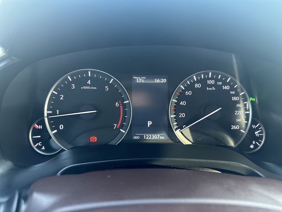 Продам Lexus RX300 2018 года