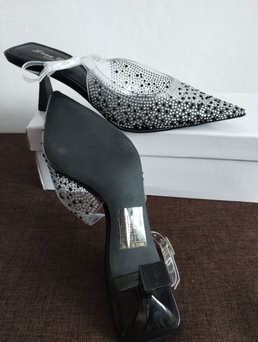 NOWE Czarne szpilki z dżetami R - 38