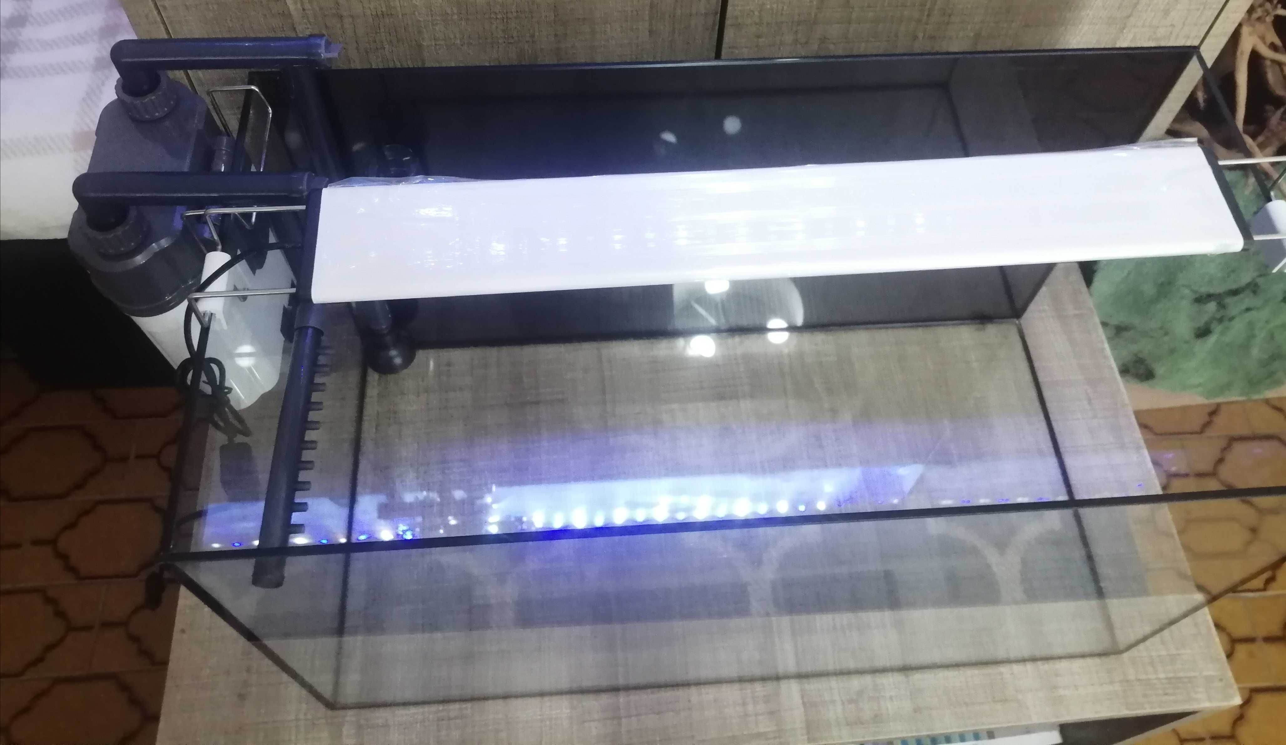 Aquário 60x30x35 com led